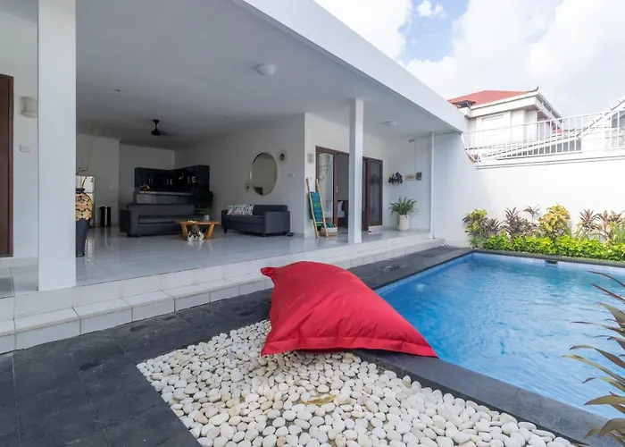 Villa Casa Jinah 2 I Simply Modern Twin Seminyak