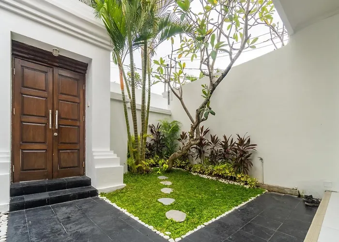 Villa Casa Jinah 2 I Simply Modern Twin Seminyak